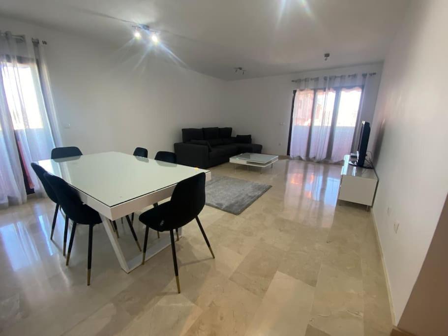 Central Estepona 3 Bed Apt With Pool And Parking Exteriör bild