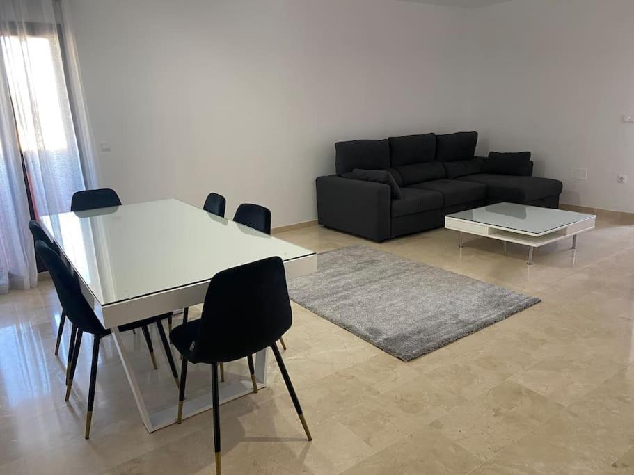 Central Estepona 3 Bed Apt With Pool And Parking Exteriör bild