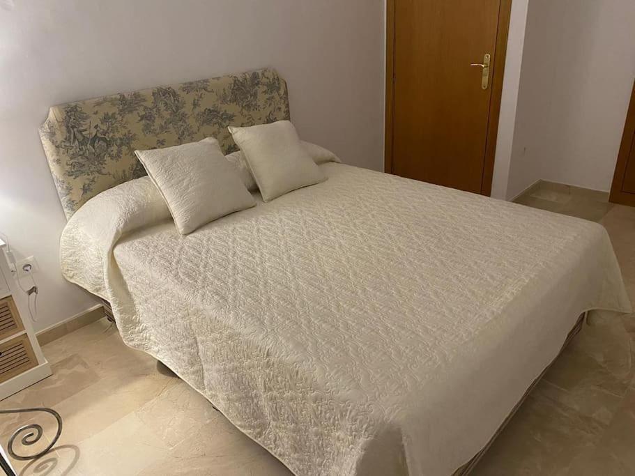 Central Estepona 3 Bed Apt With Pool And Parking Exteriör bild