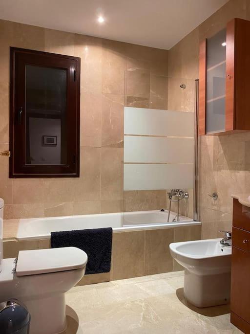 Central Estepona 3 Bed Apt With Pool And Parking Exteriör bild