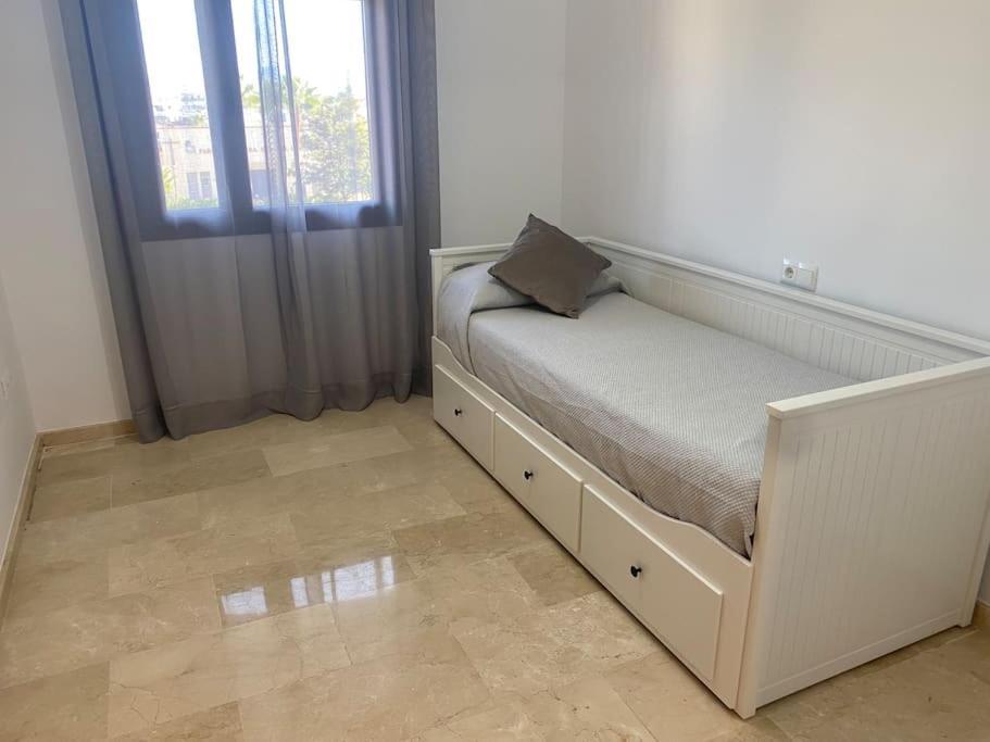 Central Estepona 3 Bed Apt With Pool And Parking Exteriör bild